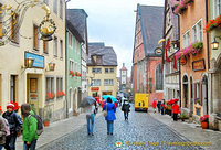 Obere Smiedgasse, the main drag in Rothenburg
