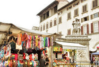 Shopping around Piazza del Duomo