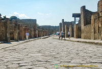 Via dell'Abbondanza, Pompeii main street