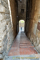 An mysterious passageway