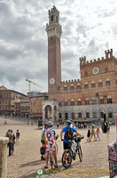 View of Piazza del Campo, the Palazzo Pubblico and Torre del Mangia