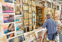 There's plenty of artwork for sale in Sorrento