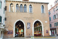 Entrance to the Mercato del Pesce