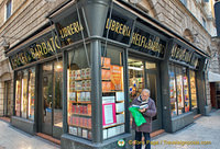 Libreria Ghelfi e Barbato, a bookshop on Via Mazzini