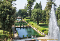 Fish ponds in front of the Neptune Fountain