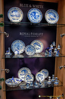 A collection of Delft Blue & White and a range of other things