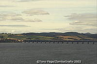 The Tay is the longest river in Scotland, stretching a distance of 193 km [Scotland]
