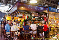 El Quim is very popular and it's not easy to find a seat here