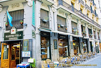 Maestro Villa Sidreria, one of the many restaurants on Calle Cava de San Miguel