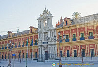 Grand gateway of the Plaza de España