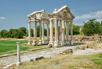 The Tetrapylon is made up of four rows of Corinthian columns