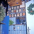 The unusual male toilet (the female version is more extraordinary...)