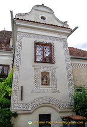An ornate facade of Raffelsberger Hof