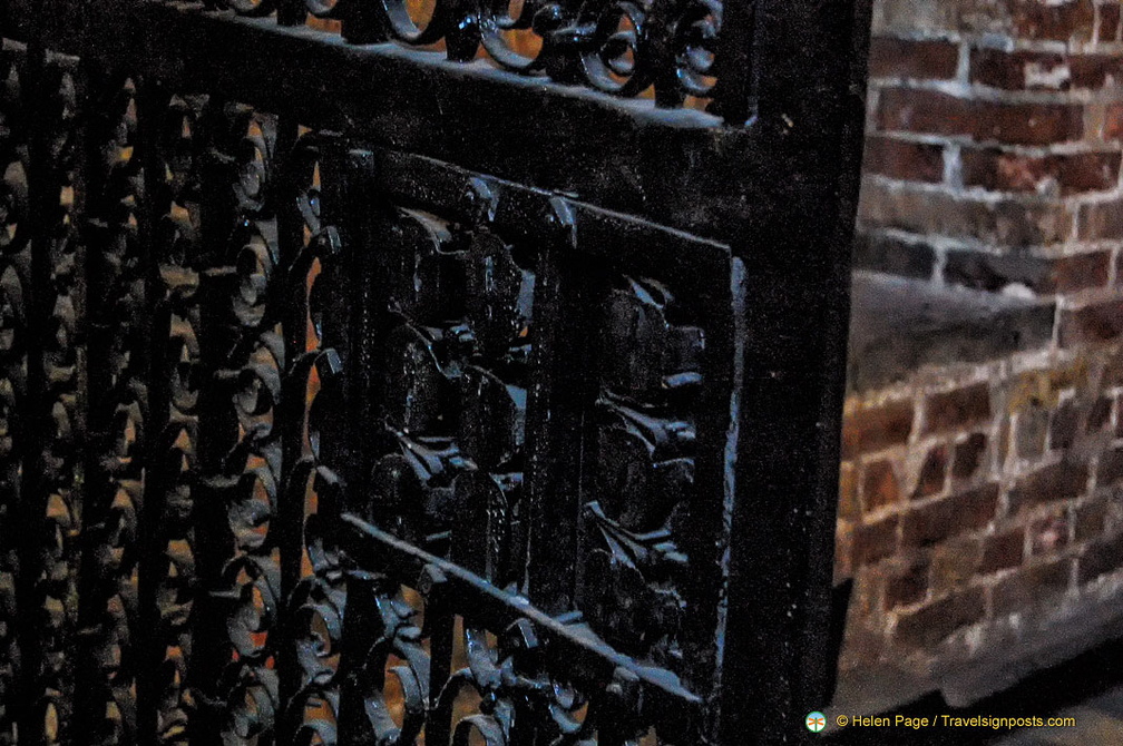 Gates of the treasure chamber