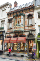 Rococo - a long-established lace shop at Wollestraat 9