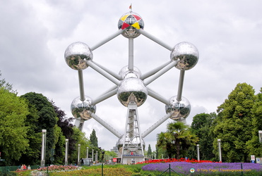 The Atomium is shaped like the atoms that make up an iron crystal