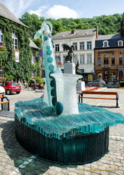 This Water Clock by Bernard Tirtiaux is a tribute to Adolphe Sax