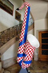 A larger than life saxophone in the Hotel de Ville
