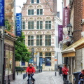 De Gekroonde Hoofden (Crowned Heads) restaurant at Burgstraat 4