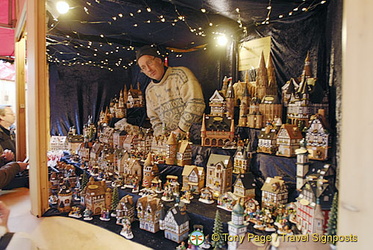 Cologne Weihnachtsmarkt - Wooden model houses