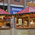 More Lebkuchenherzen stalls