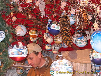 Handmade tinsels at the Cologne Christmas market