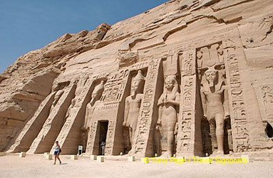 Statues of goddess Hathor alternate with Ramses II on the facade of Queen Nefertari's Temple.
[Temple of Hathor - Abu Simbel -