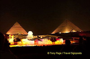 
[Son-et-Lumiere - The Great Pyramids - Egypt]