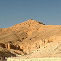 At 10am, the temperature's already hitting 40C.
[Valley of the Kings - Egypt]
