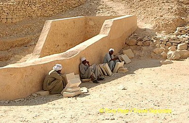 Tomb reconstruction workers sheltering from the heat
[Valley of the Kings - Egypt]
