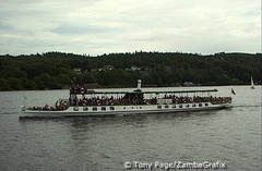 A year-round car ferry service connects the eastern and western shores 
