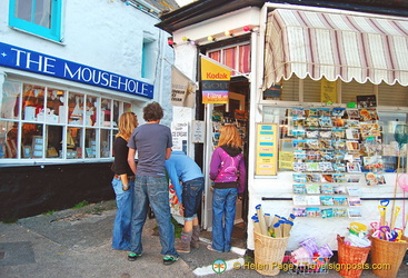 The Mousehole gift shop and news stand