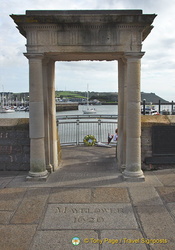 The Mayflower Steps is a memorial that commemorates the epic voyage of the Pilgrim Fathers in the Mayflower ship in 1620