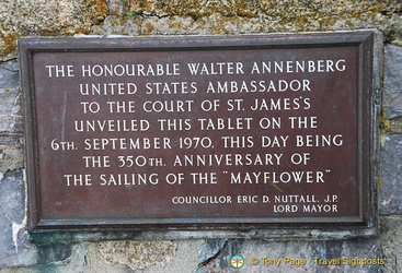 Tablet commemorating the 350th anniversary of the sailing of the Mayflower.