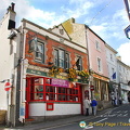 The Golden Lion pub on High Street - St Ives