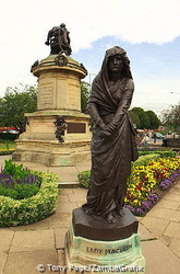 Lady MacBeth in the gardens [Stratford-upon-Avon - England]