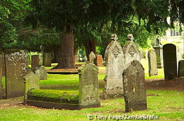 Holy Trinity Church graveyard [Stratford-upon-Avon - England]