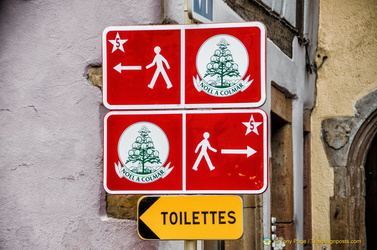 Colmar Christmas street sign