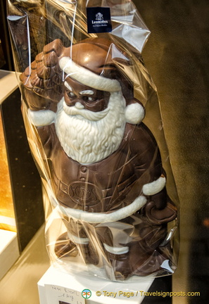 Leonidas chocolate Santa (956 visits) Leonidas is a Belgian chocolate company Leonidas chocolate Santa
