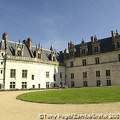 Loire Valley - Chateaux Country - France (1256 ביקורים) Francois I's reign (1515-1547) saw the high point of French Renaissance Francois I's reign (1515-154... Loire Valley - Chateaux Country - France