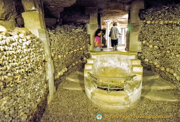 A well in the Catacombes