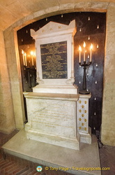 Close-up of marble cenotaph with dedication to Marie Antoinette