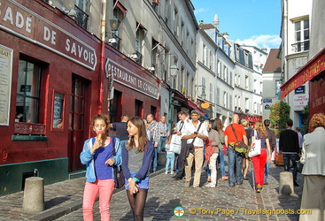 The busy rue Norvins