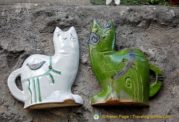 Ceramic cats from Galerie D'Art
