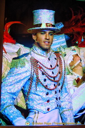 A member of the Moulin Rouge Féerie