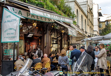 Café La Palette on the corner of rue de Seine and rue Jacques-Callot