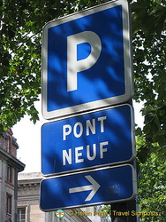 Sign to Pont Neuf