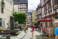 Me, in Platz am Bärenbrunnen, Square of the Bear fountain