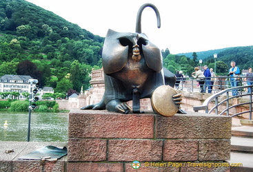 Heidelberg monkey by the Alte Brucke