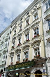 Kolonialwaren on Residenzplatz